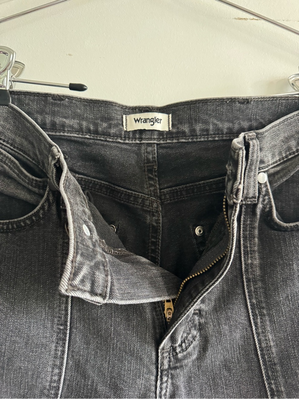 Wrangler | High Rise Flare Jeans Washed Black Size 29 x 34 - Picture 3 of 8